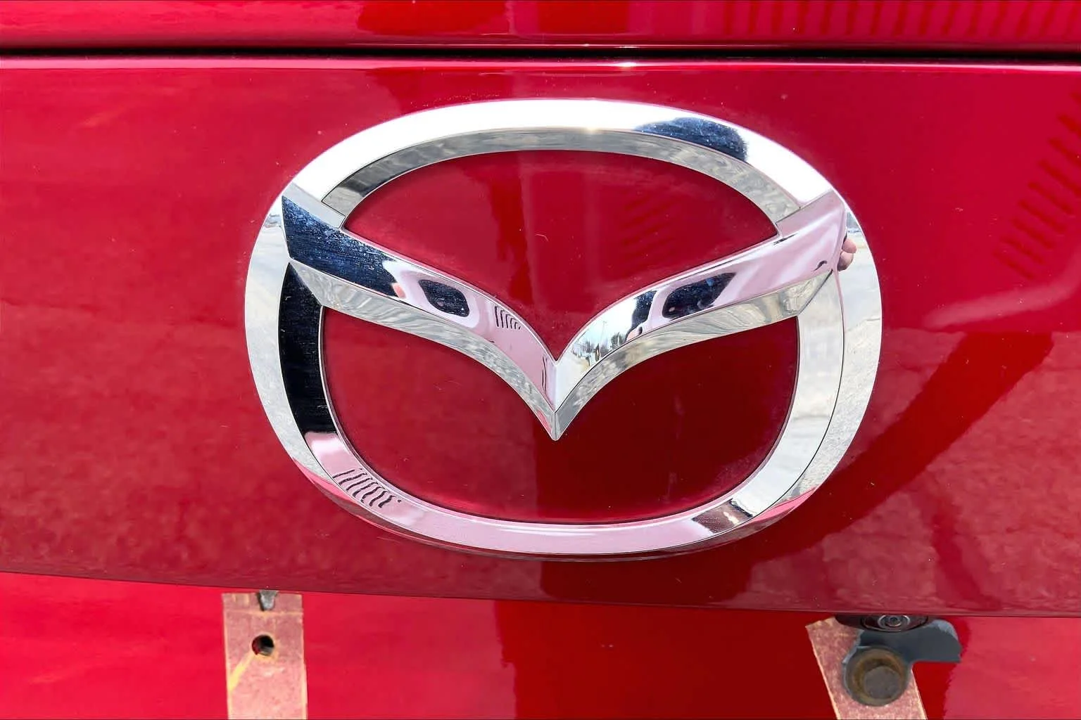 Certified Used 2025 Soul Red Crystal Metallic Mazda Preferred Package image 33