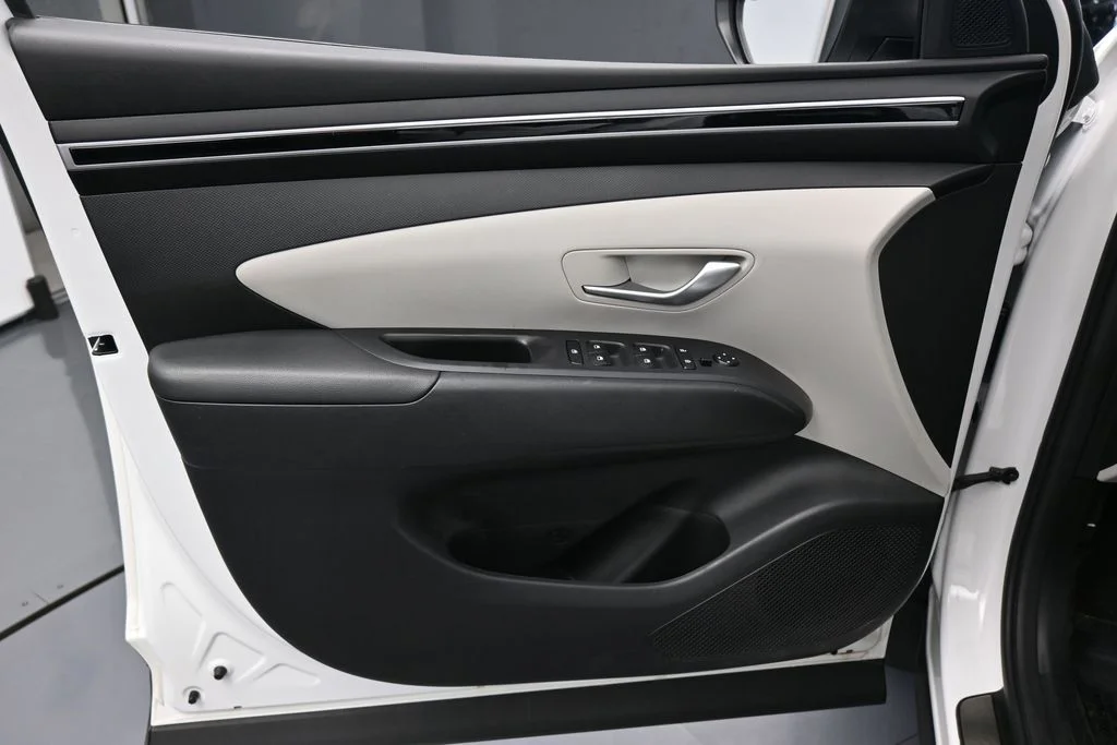 Used 2024 White Pearl Hyundai SEL image 12
