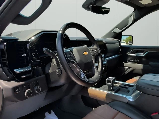 Used 2025 Black Chevrolet High Country image 19
