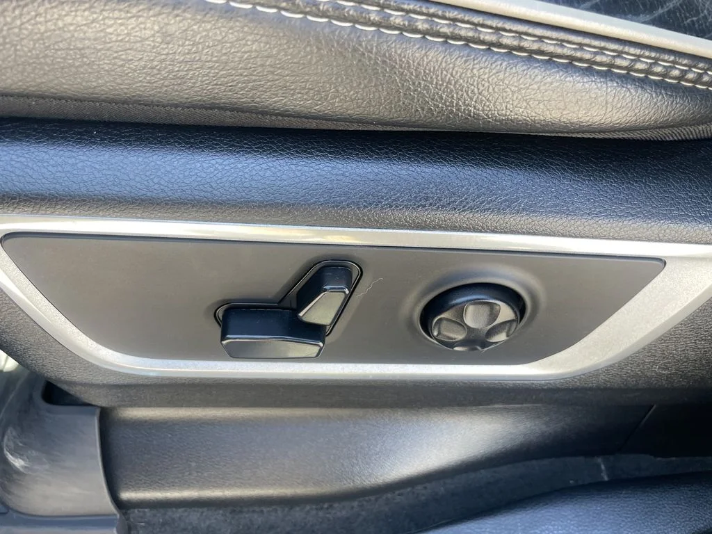 Used 2020 Maximum Steel Metallic Clearcoat Ram Laramie image 17
