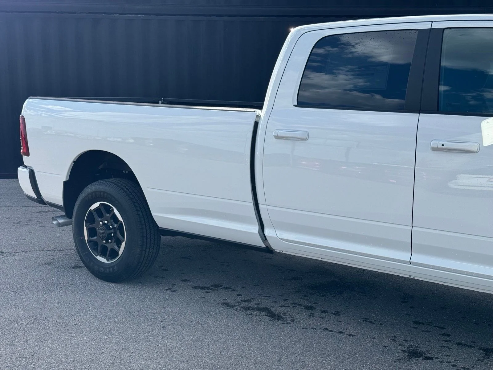 New 2026 Bright White Clear-Coat Exterior Paint RAM Laramie image 4