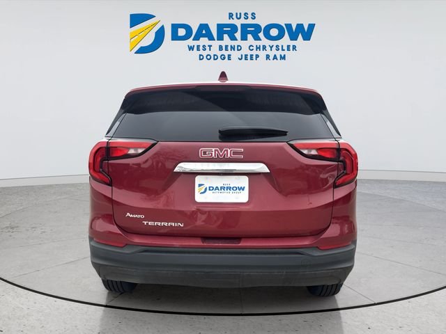 Used 2018 Red GMC SLE image 4