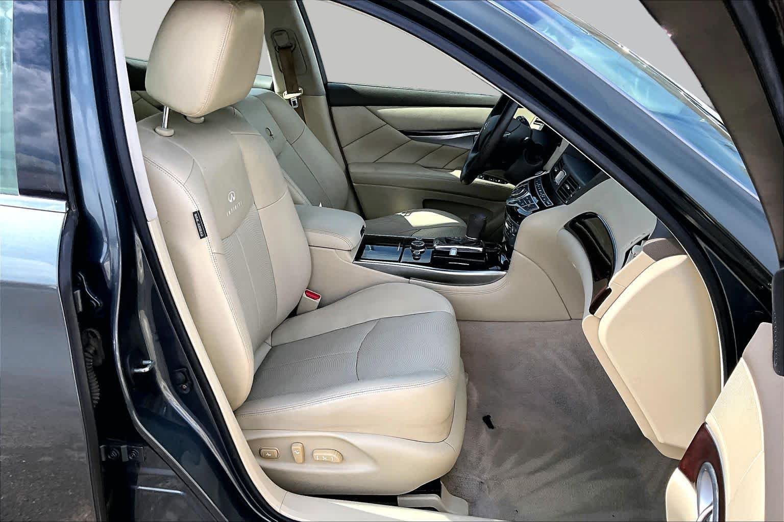 Used 2012 Harbor Blue INFINITI  image 11