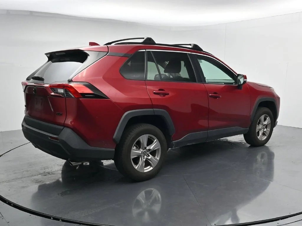 Used 2022 Red Toyota XLE image 7