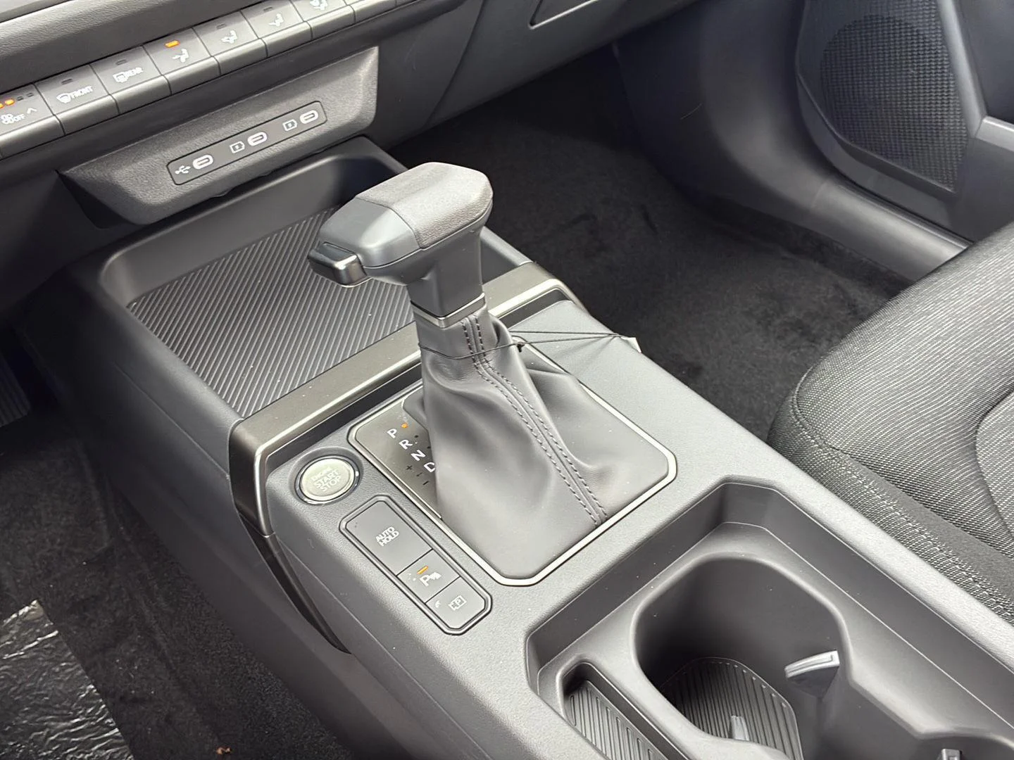 New 2027 Ivory Silver Kia LX image 12