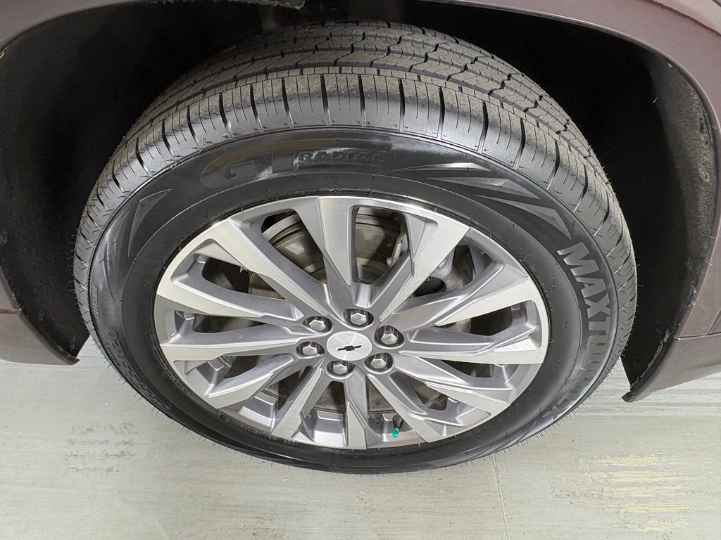 Used 2023 Red Chevrolet Premier image 10