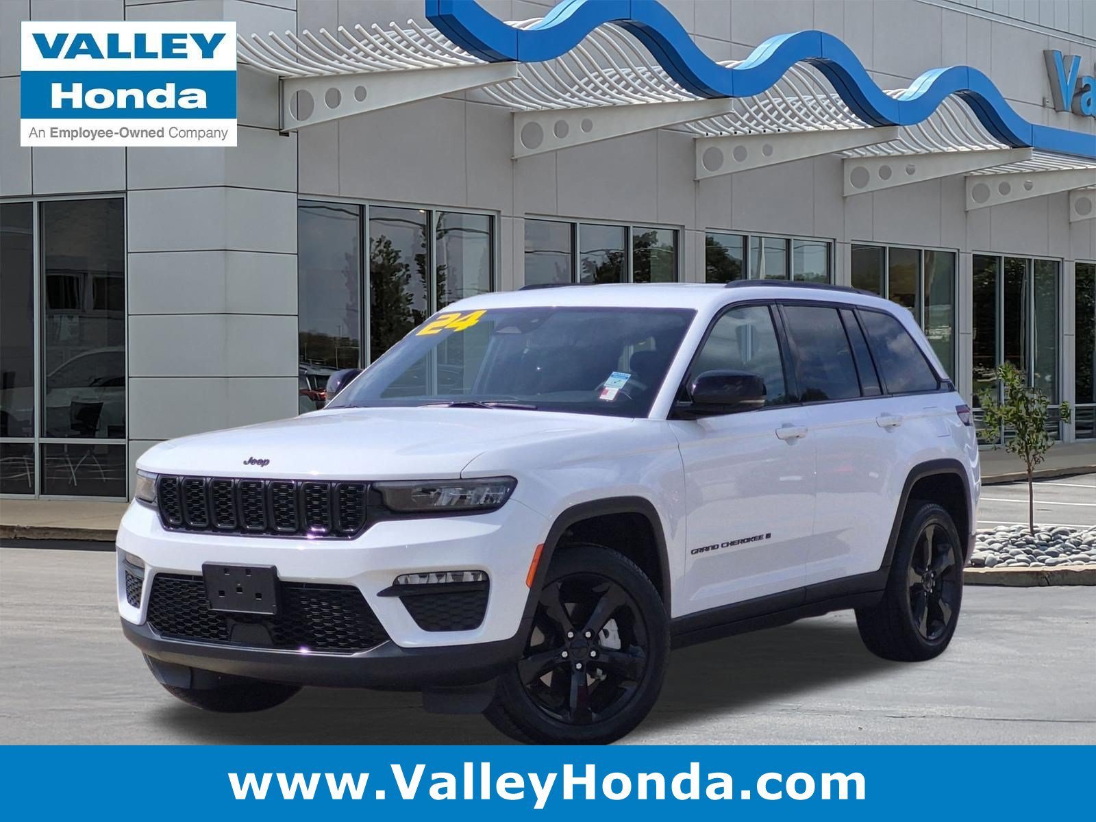 Used 2024 Bright White Clearcoat Jeep Limited image 1