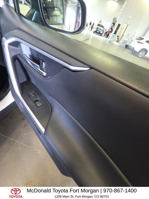 Used 2025 White Toyota XLE image 23
