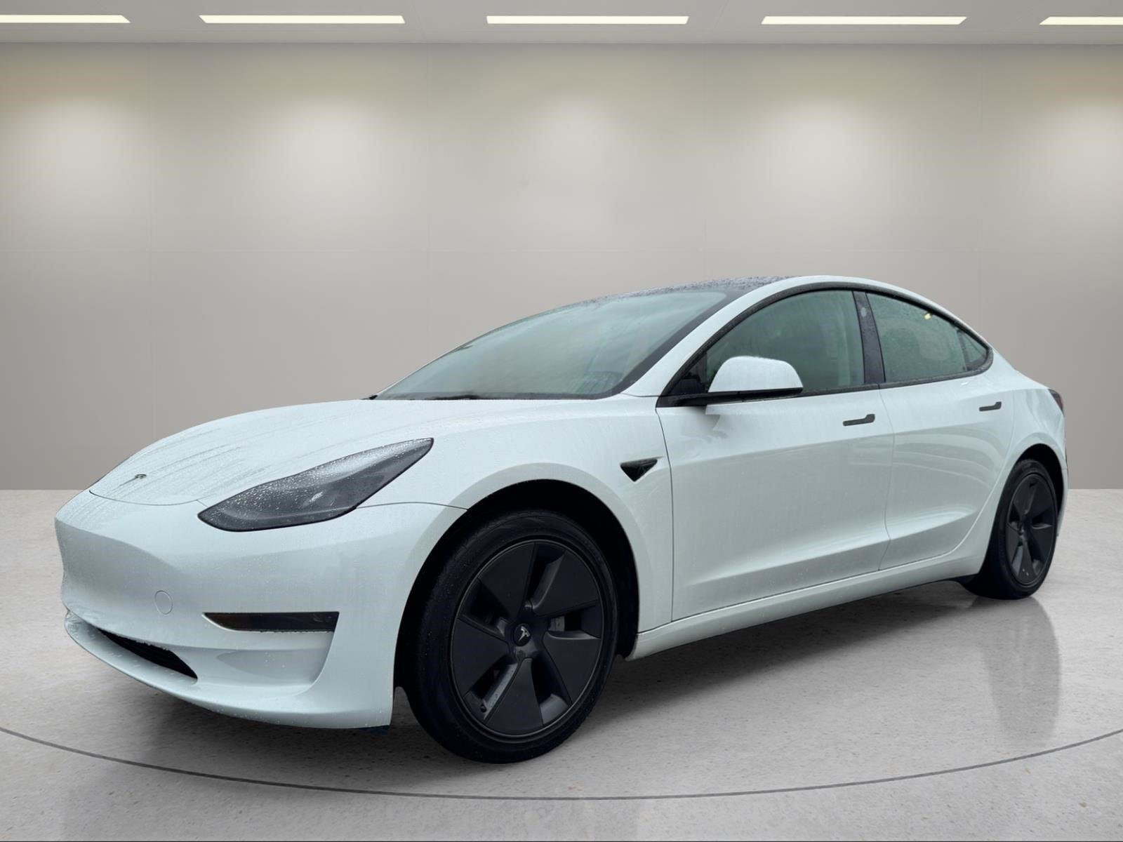 Used 2023  Tesla  image 1