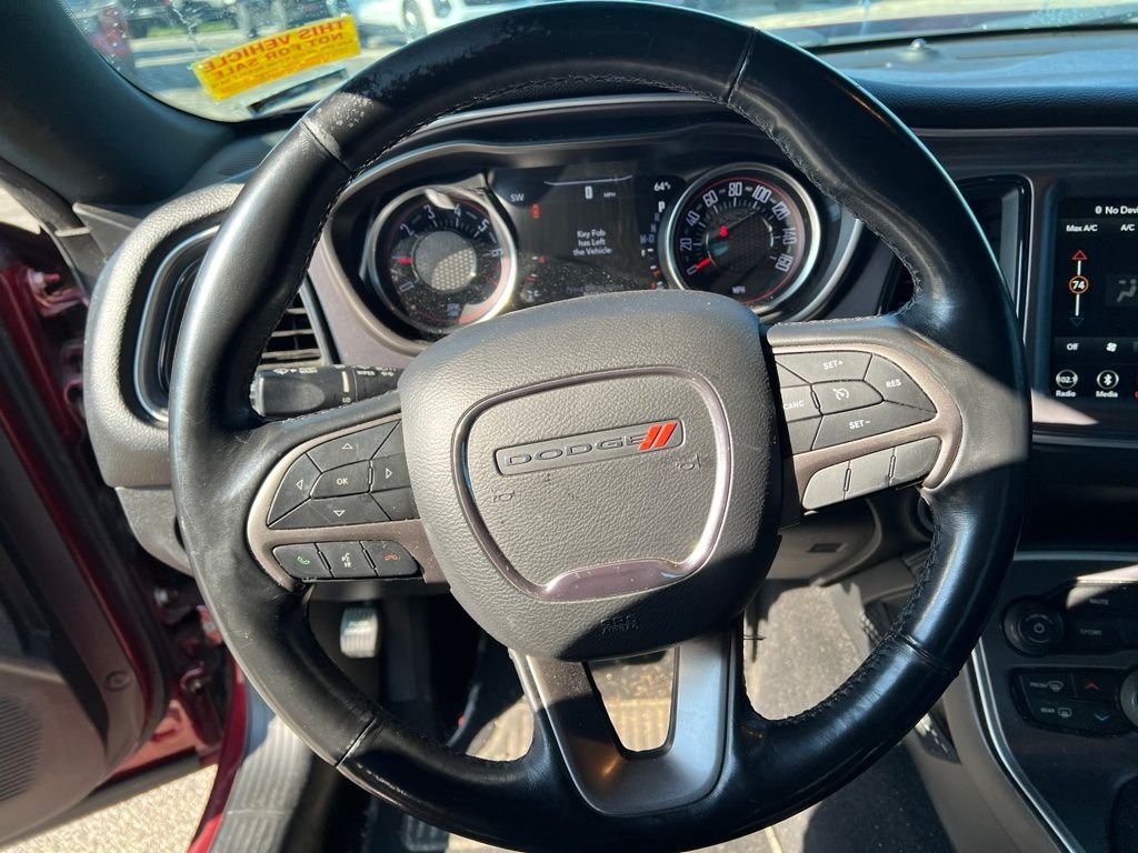 Used 2019 Red Dodge SXT image 3