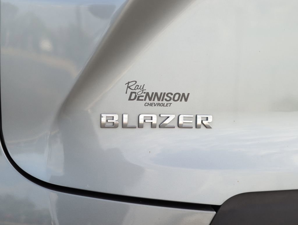 Used 2024 Sterling Gray Metallic Chevrolet 2LT image 34