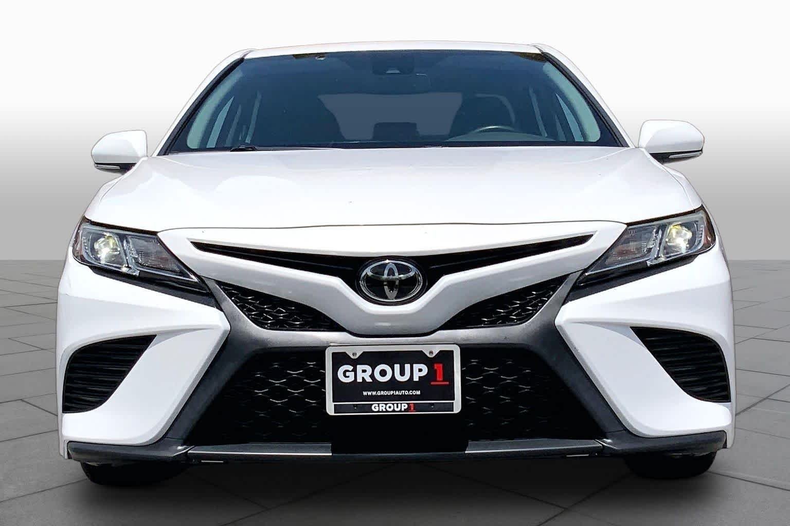 Used 2019 Super White Toyota SE image 4