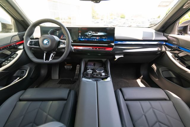 New 2027 Black Sapphire Metallic BMW 550e xDrive image 13