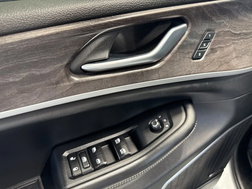 Used 2022 White Jeep 4xe image 17