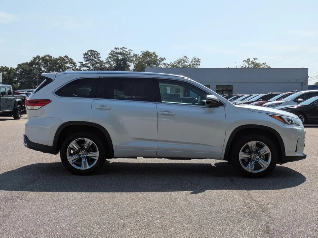 Used 2018 White Toyota Limited image 86