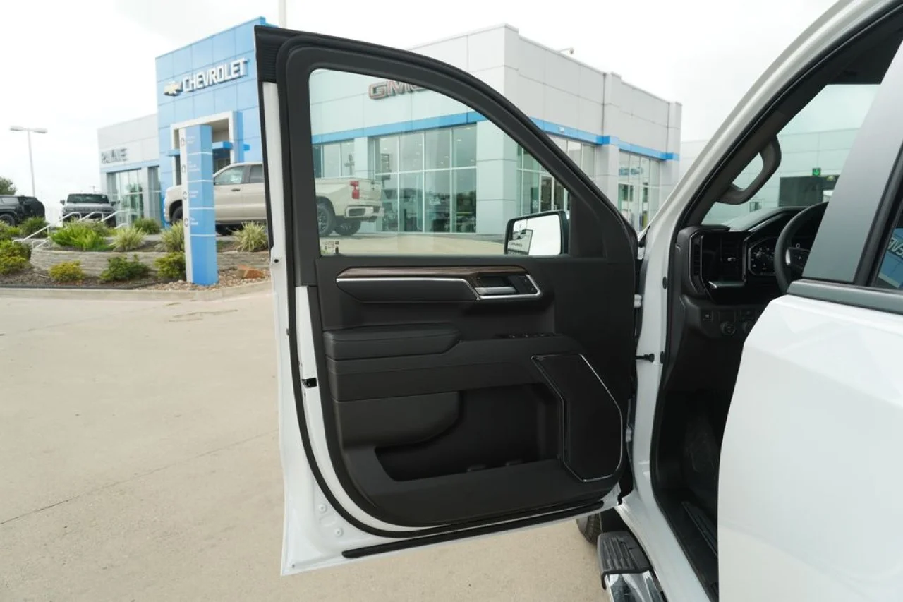 2026 Chevrolet Silverado 1500 LT - Photo 17