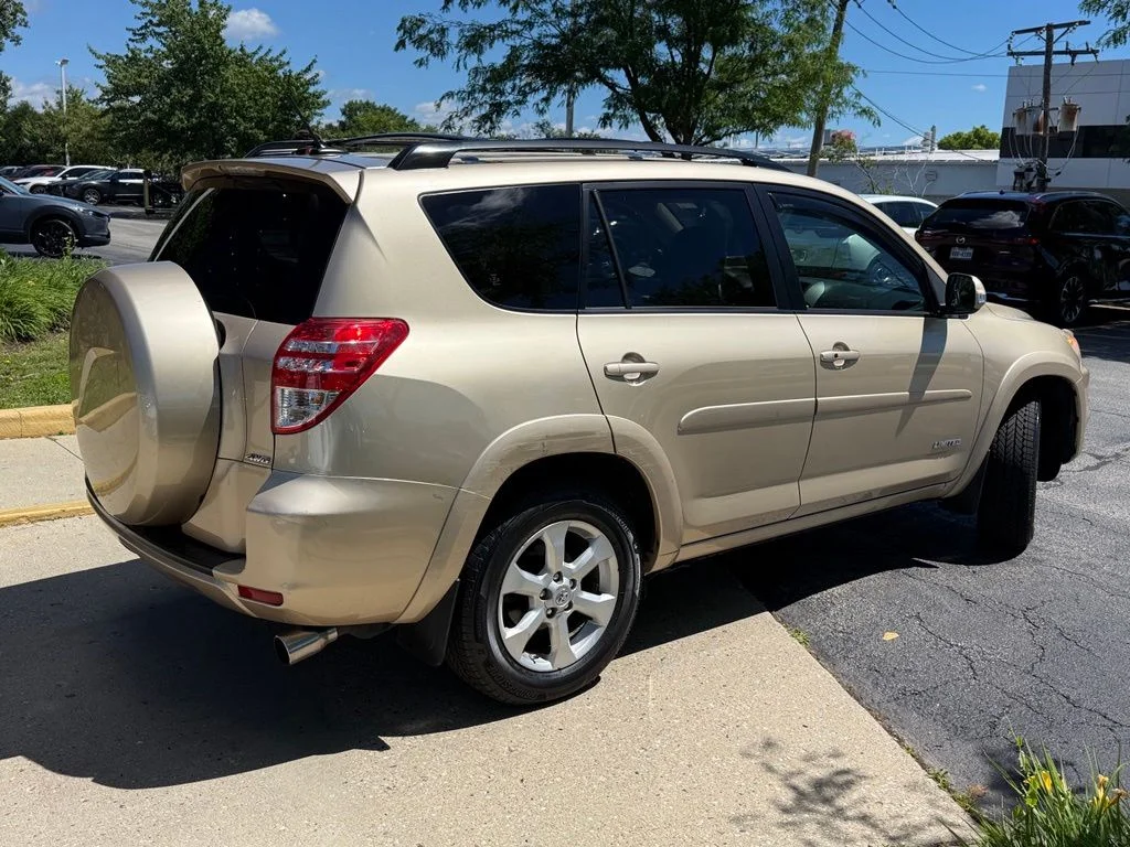 Used 2009  Toyota Limited image 8