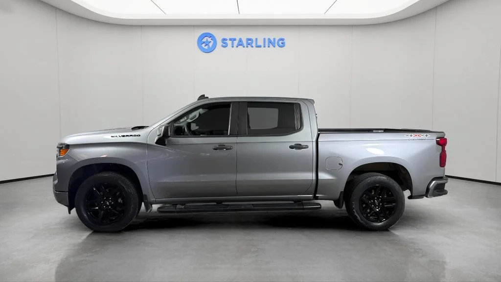 Used 2023 STERLING GRAY METALLIC Chevrolet Custom image 3