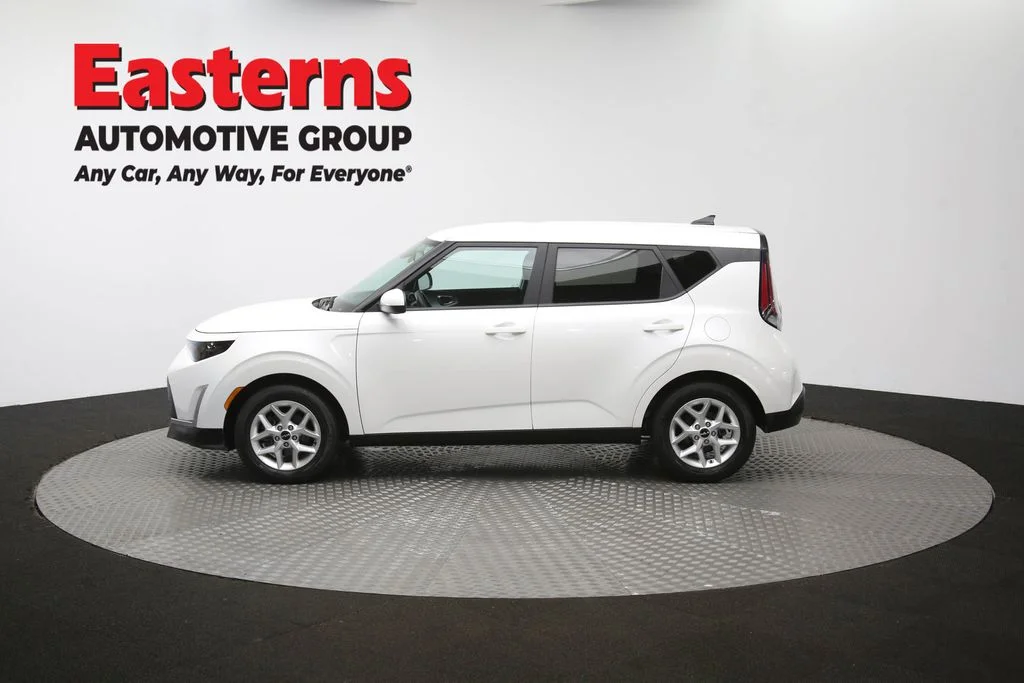Used 2023 White Kia LX image 61