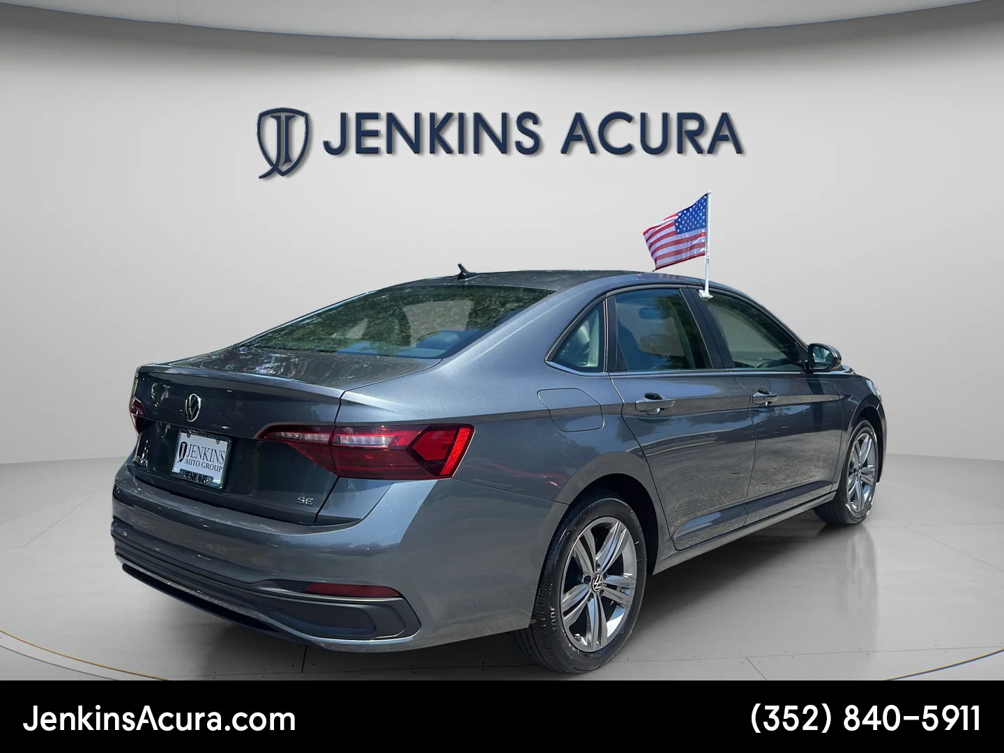 Used 2024 Platinum Gray Metallic Volkswagen SE image 8
