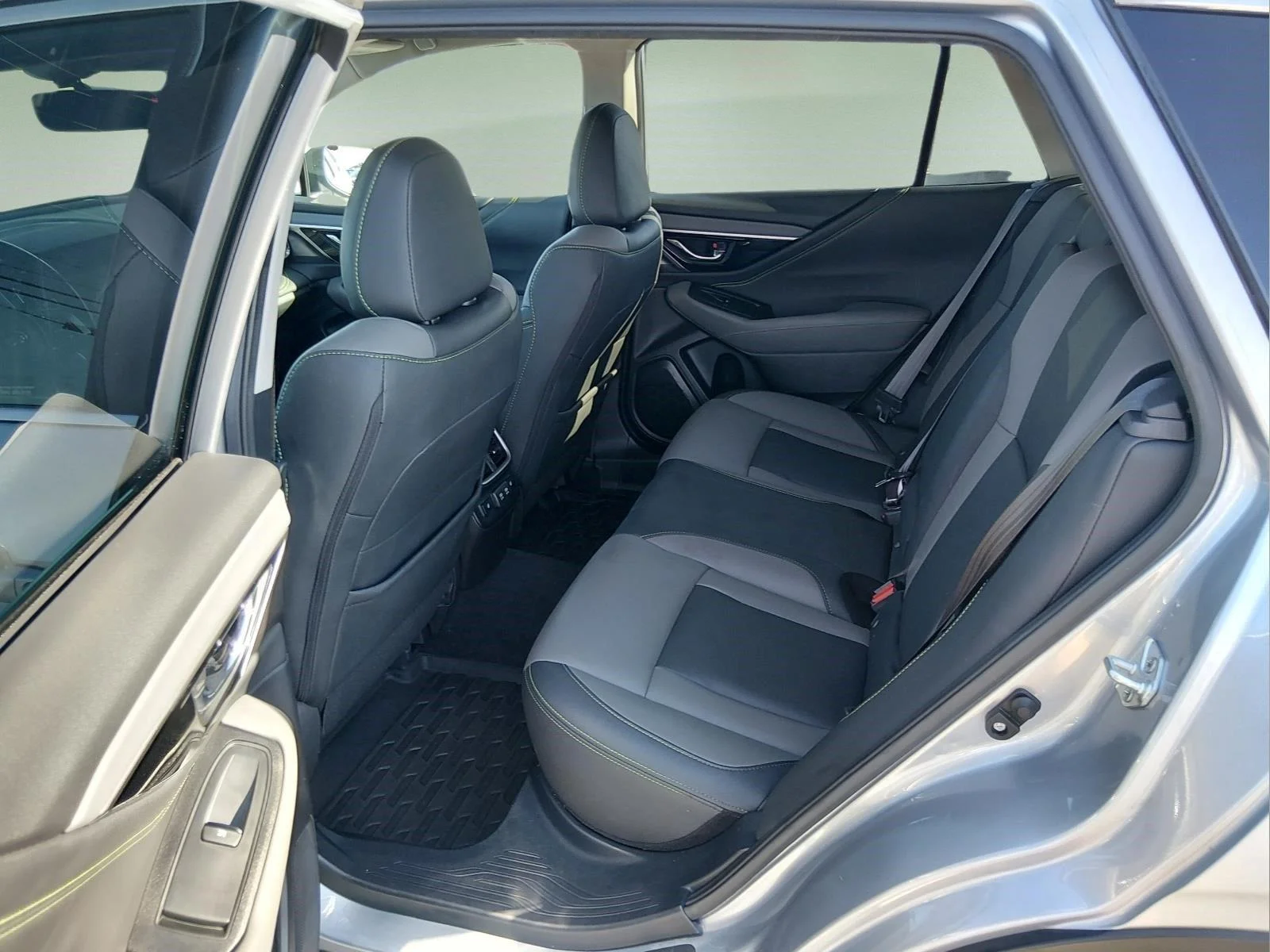 Used 2022 Ice Silver Metallic Subaru Onyx Edition XT image 20