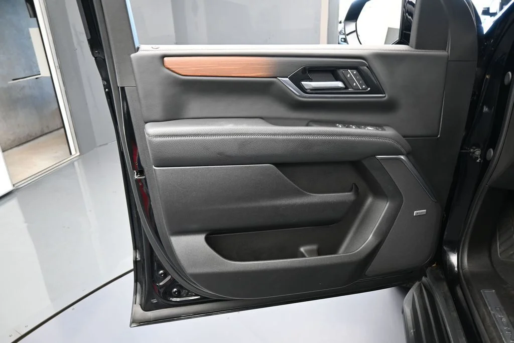 Used 2025 Onyx Black GMC Denali image 12