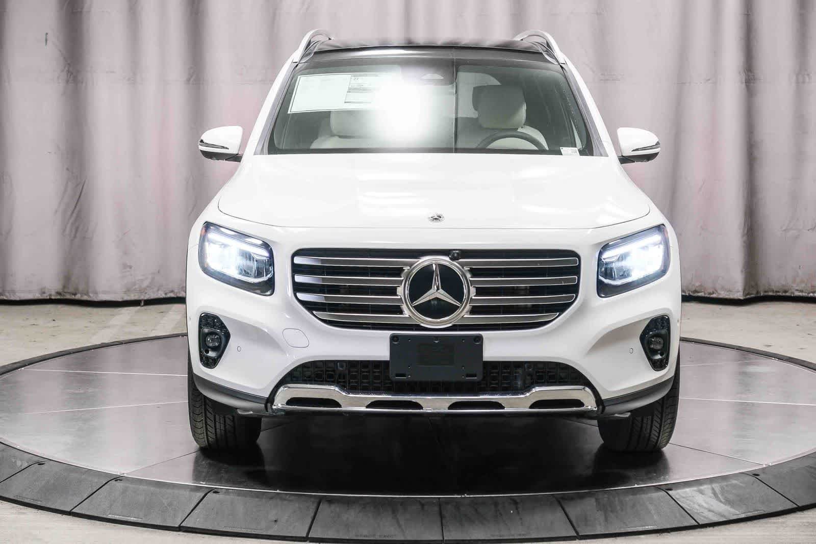 New 2026 Polar White Mercedes-Benz GLB 250 image 47