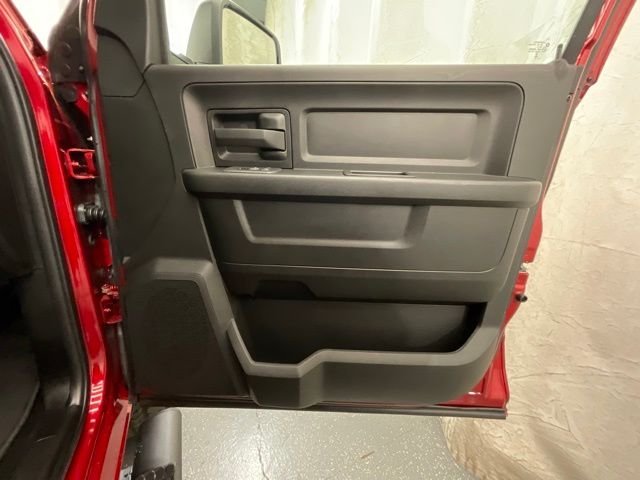 New 2026 Molten Red Pearl-Coat Exterior Paint RAM Tradesman image 22
