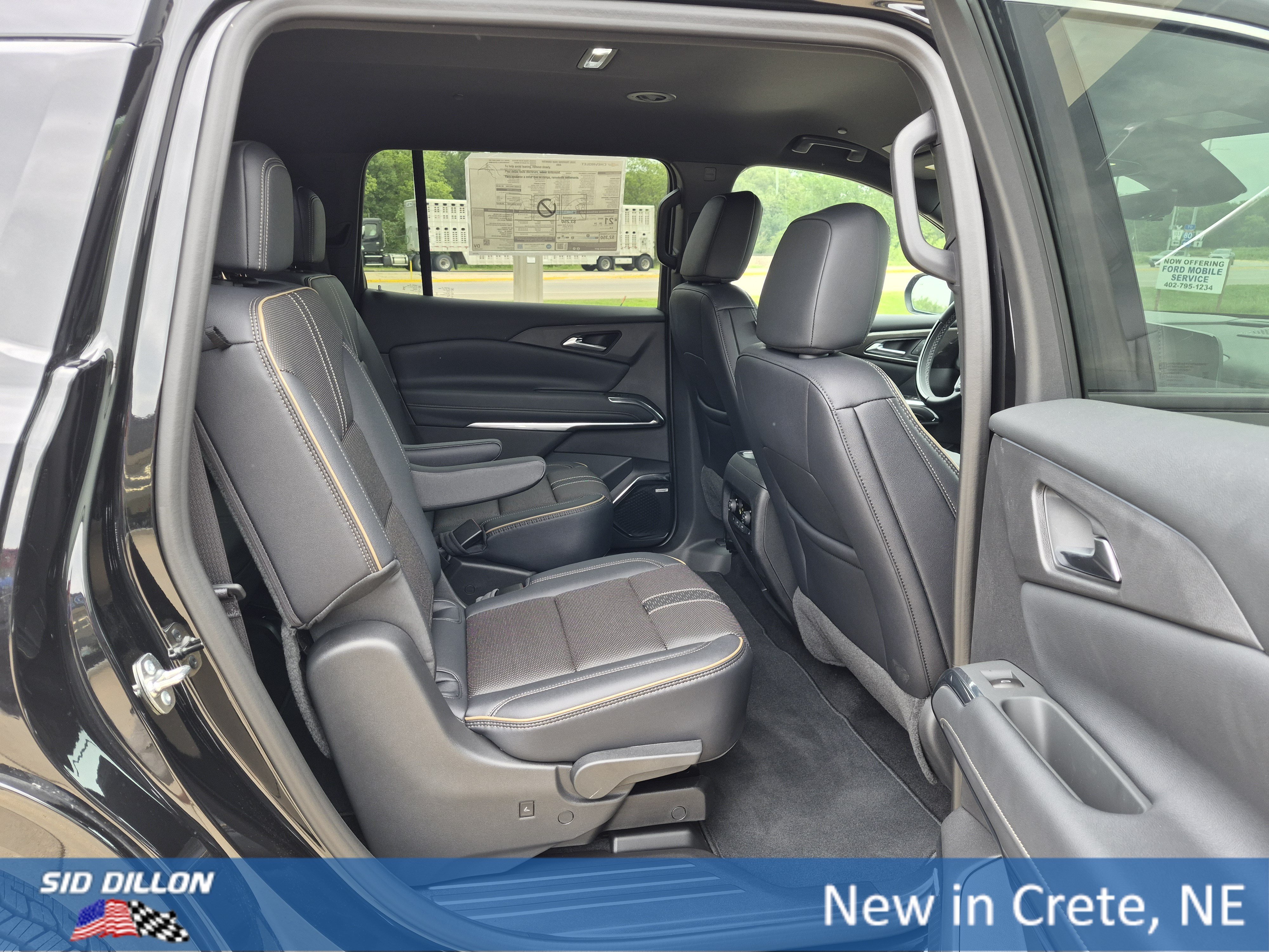 New 2026 Mosaic Black Metallic Chevrolet High Country image 6