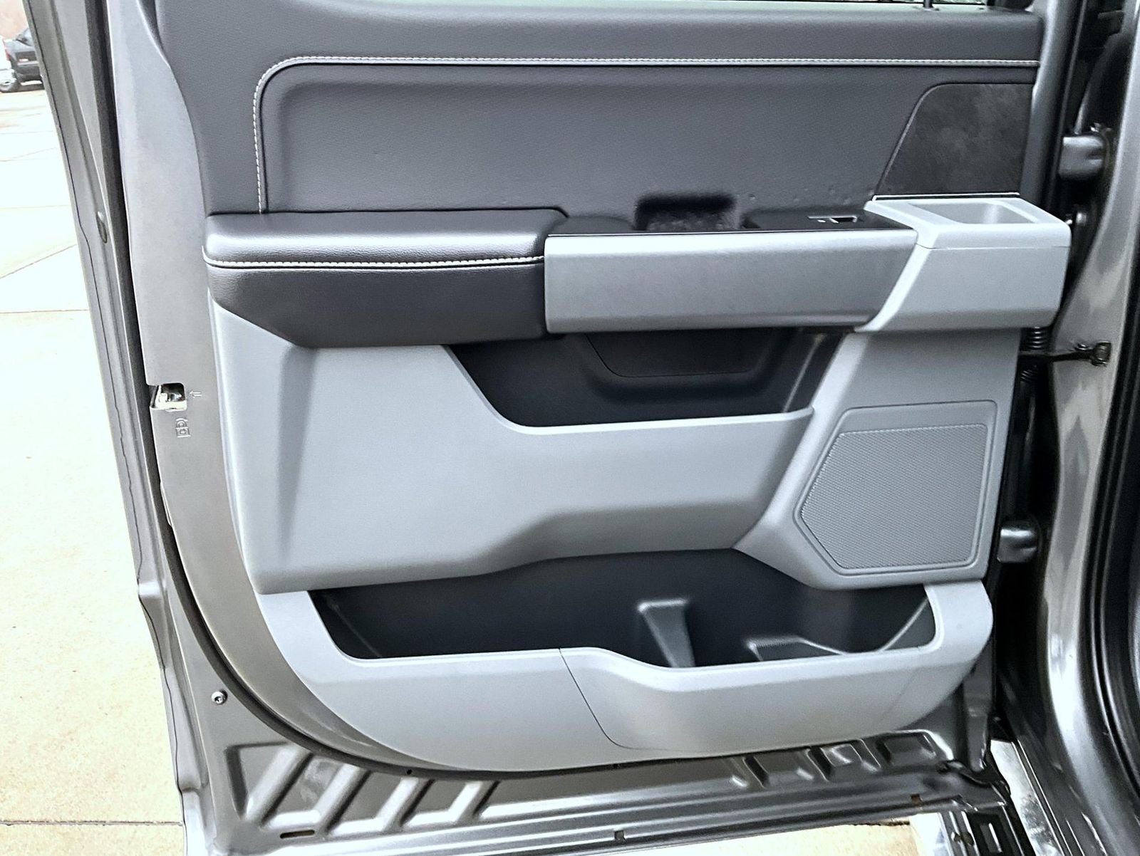 Used 2025 Gray Ford XLT image 21