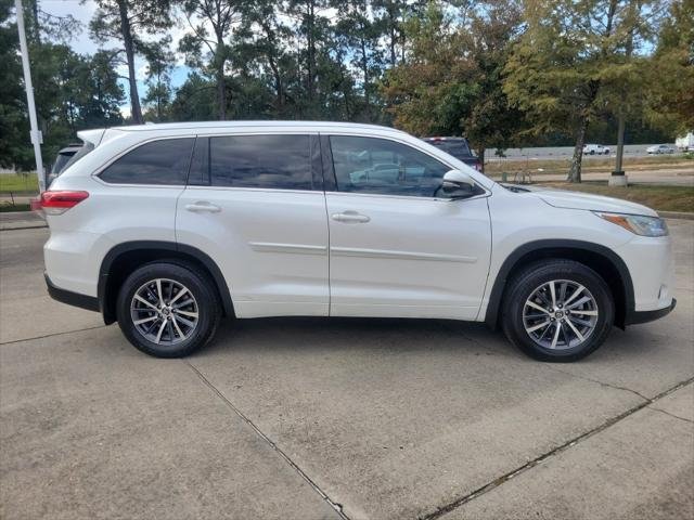 Certified Used 2017 BLIZZARD PEARL Toyota  image 7