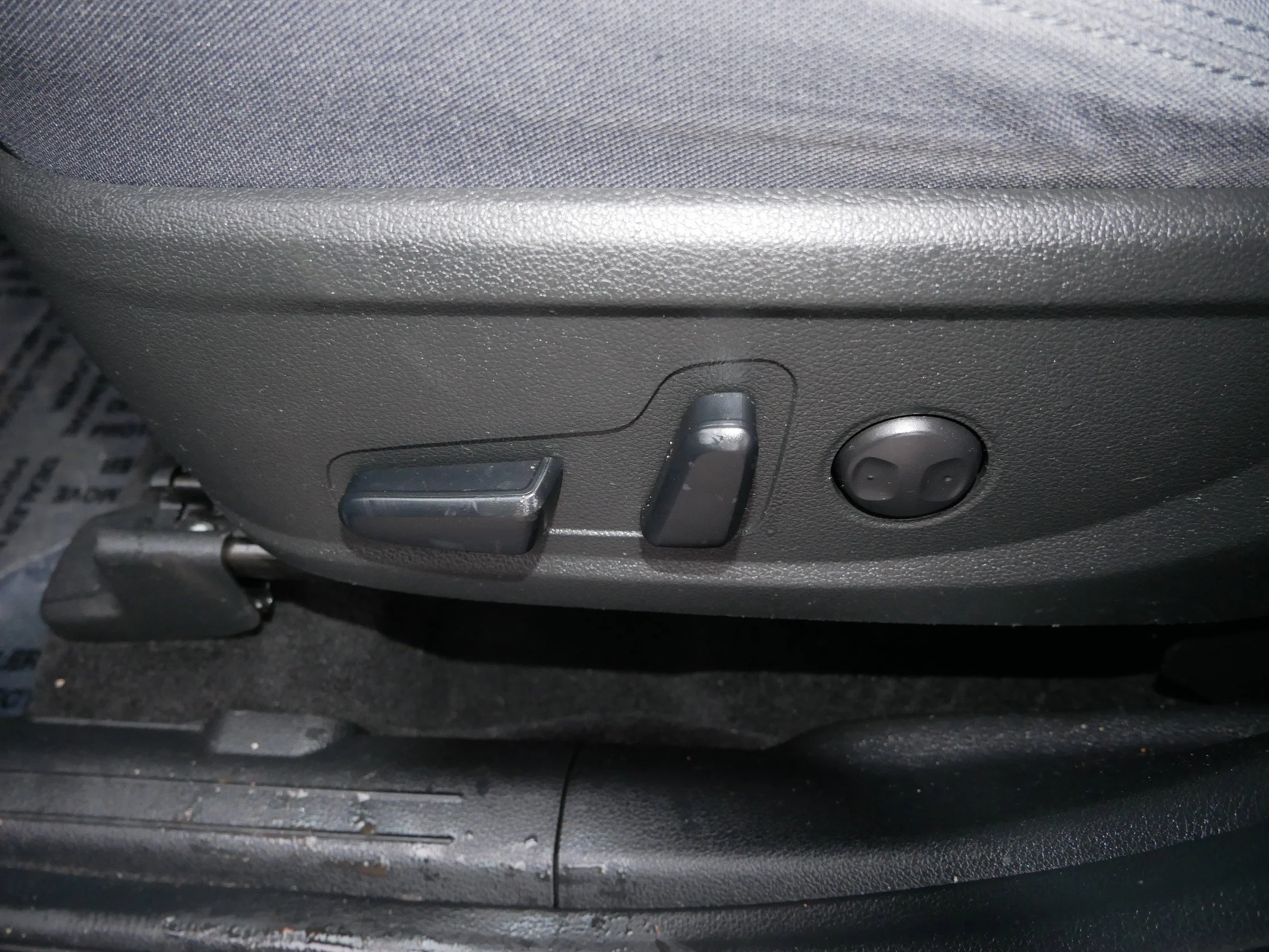 Certified Used 2022 Hampton Gray Hyundai SEL image 19