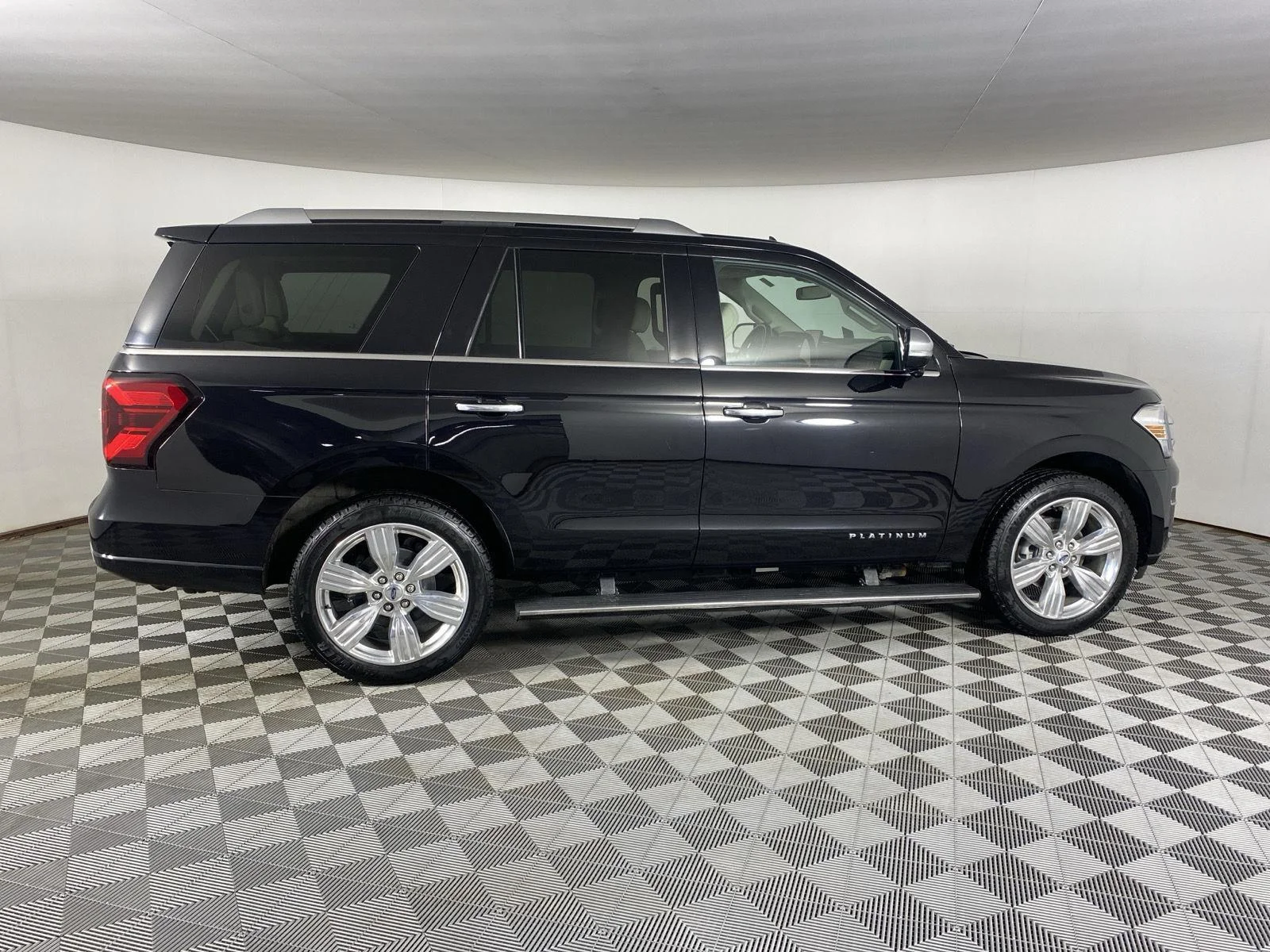 Used 2023 Agate Black Ford Platinum image 11