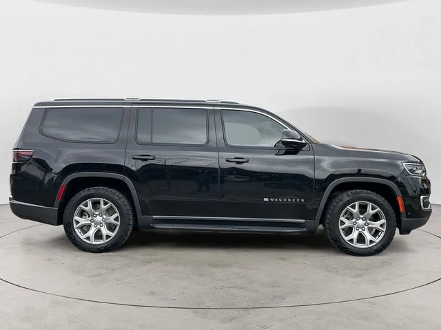 Used 2022 Diamond Black Jeep Series II image 6