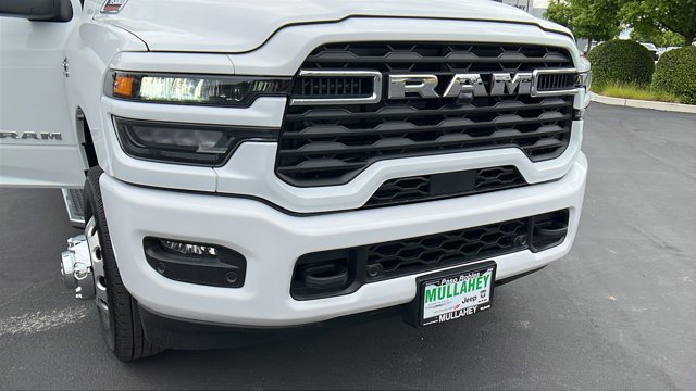 New 2026 Bright White Clear-Coat Exterior Paint RAM Big Horn image 12