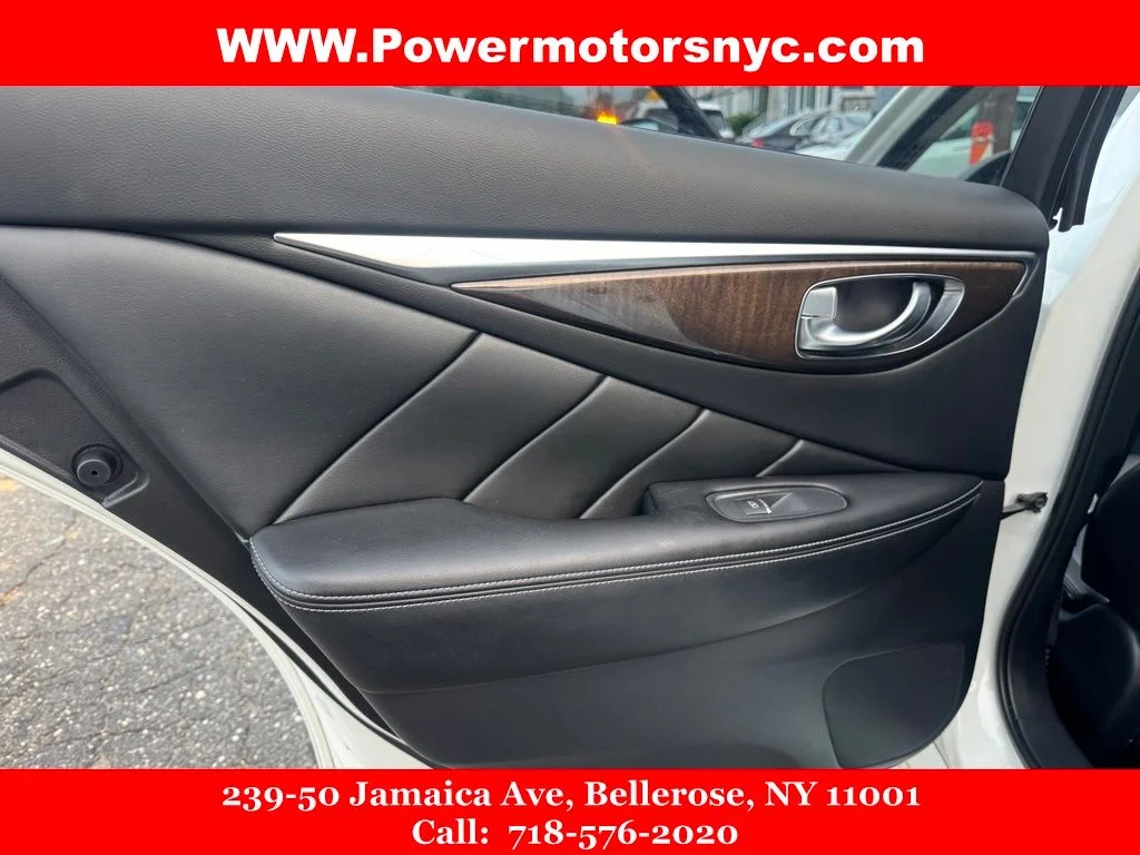 Used 2018 White INFINITI 3.0t LUXE image 24