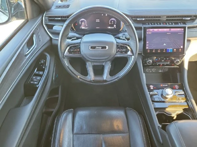 2023 Jeep Grand Cherokee Overland - Photo 10