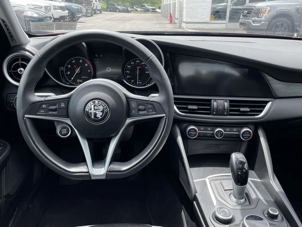 Used 2017 Red Metallic Alfa Romeo Base image 22