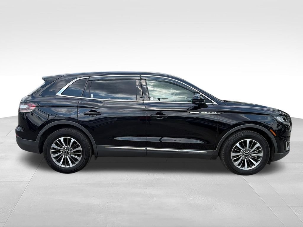 Used 2019 Black Lincoln Select image 6