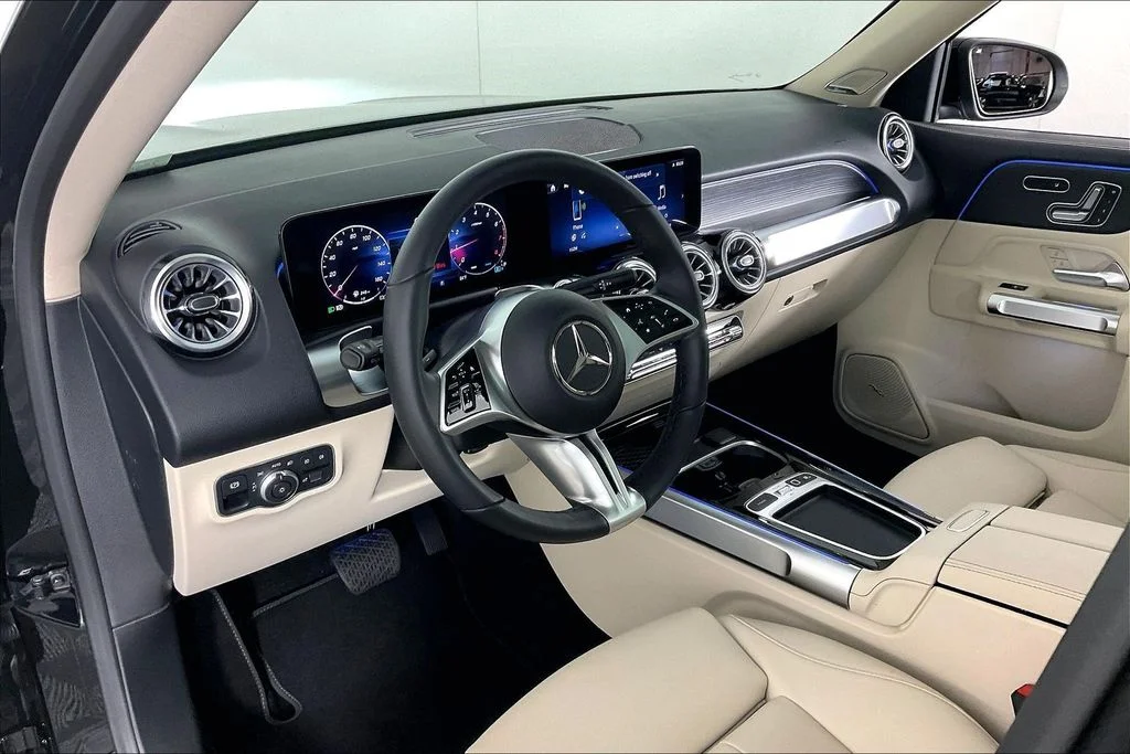 Used 2026 Black Mercedes-Benz GLB 250 image 11