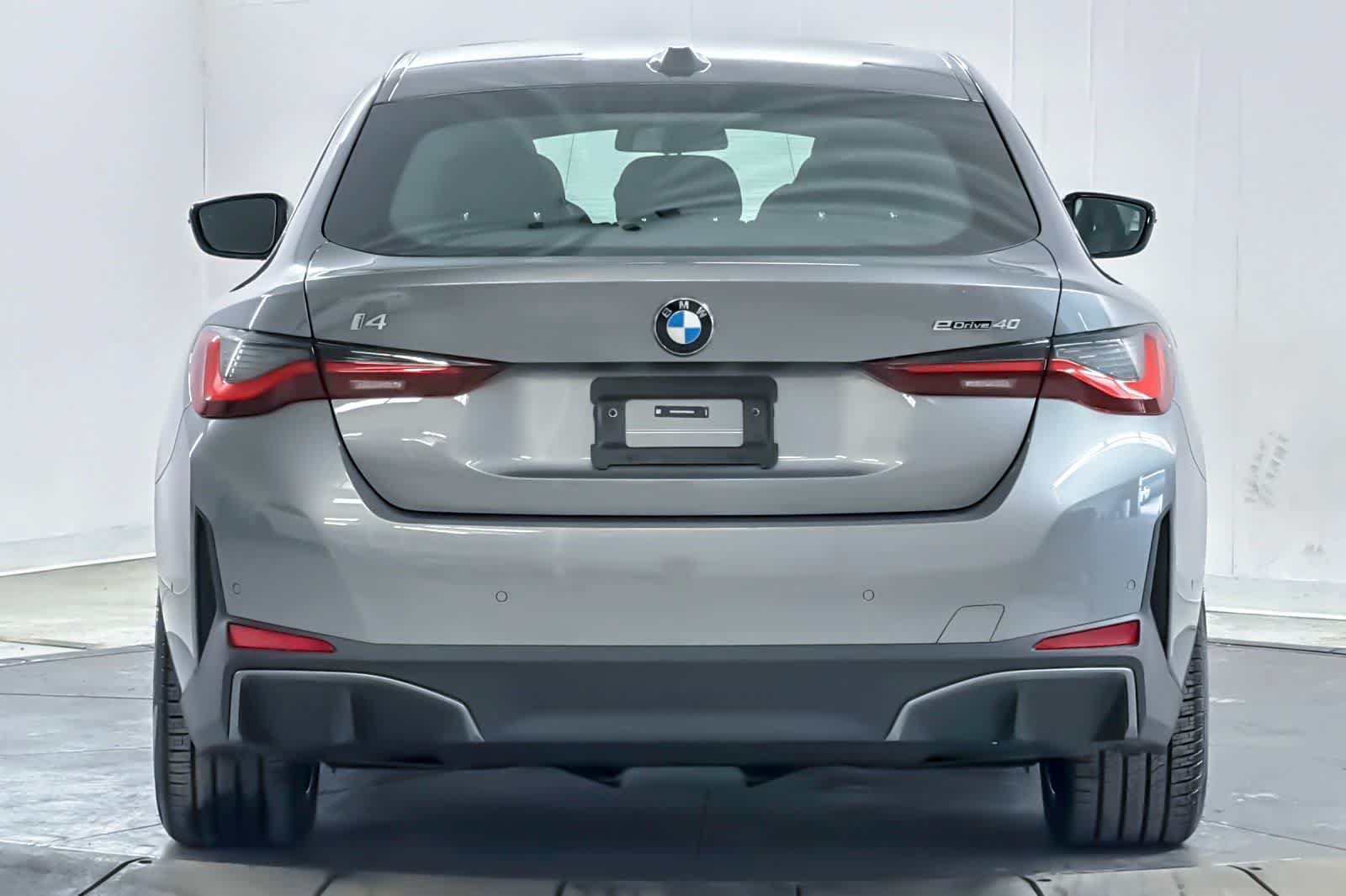 New 2026 Skyscraper Grey Metallic BMW eDrive40 image 7