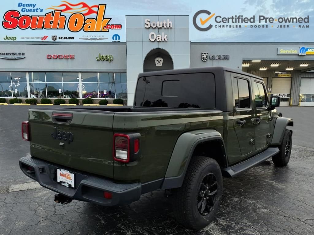 Used 2022 Green Jeep Sport image 2