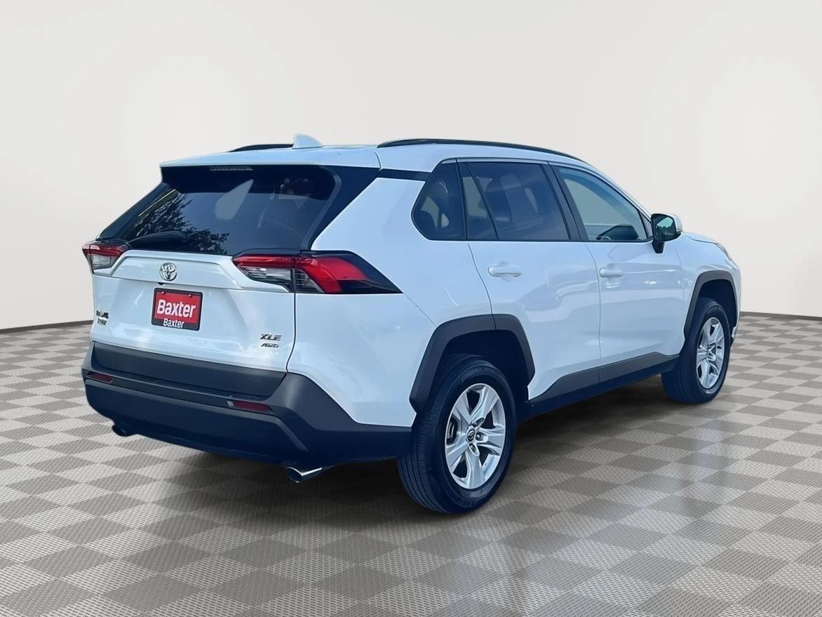Used 2021 Super White Toyota XLE image 18