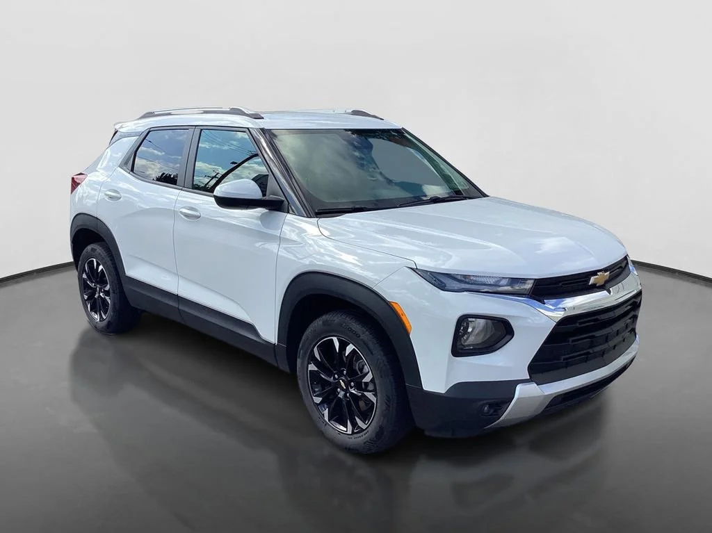 Used 2023 Summit White Chevrolet LT image 3