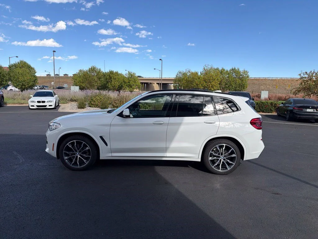 Used 2021 Alpine White BMW xDrive30i image 2