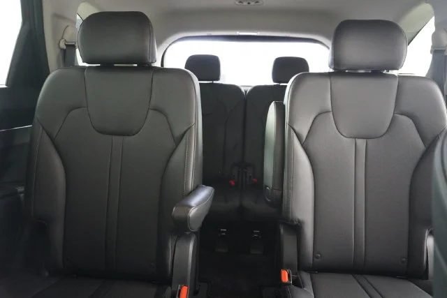 Used 2021 Red Kia EX image 31