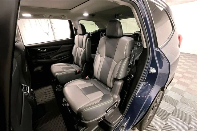 Used 2025 Cosmic Blue Pearl Subaru Onyx Edition image 25