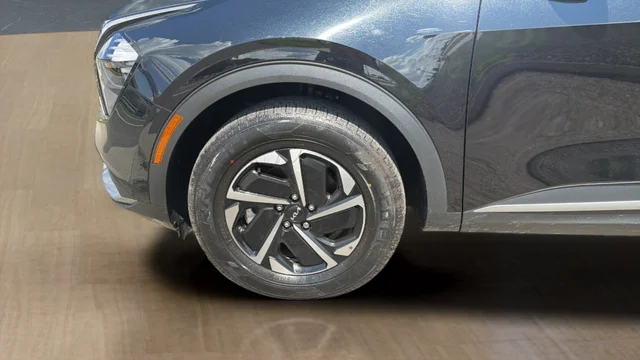 Used 2023 Black Kia LX image 27