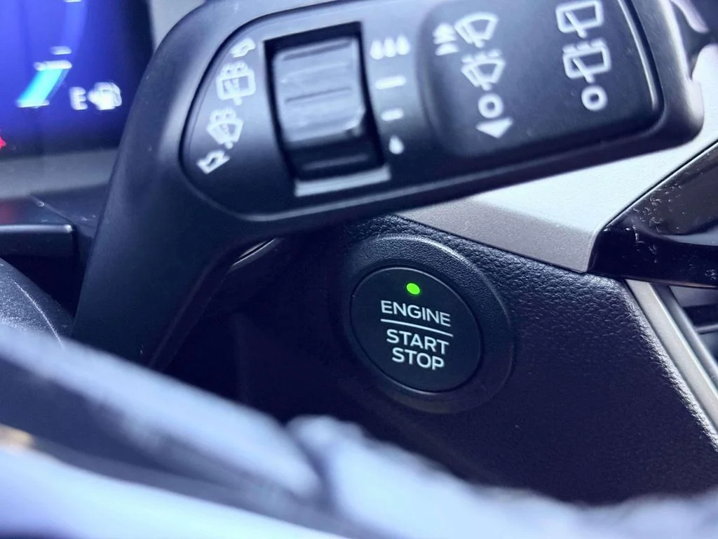 Used 2021 Blue Ford SEL image 18