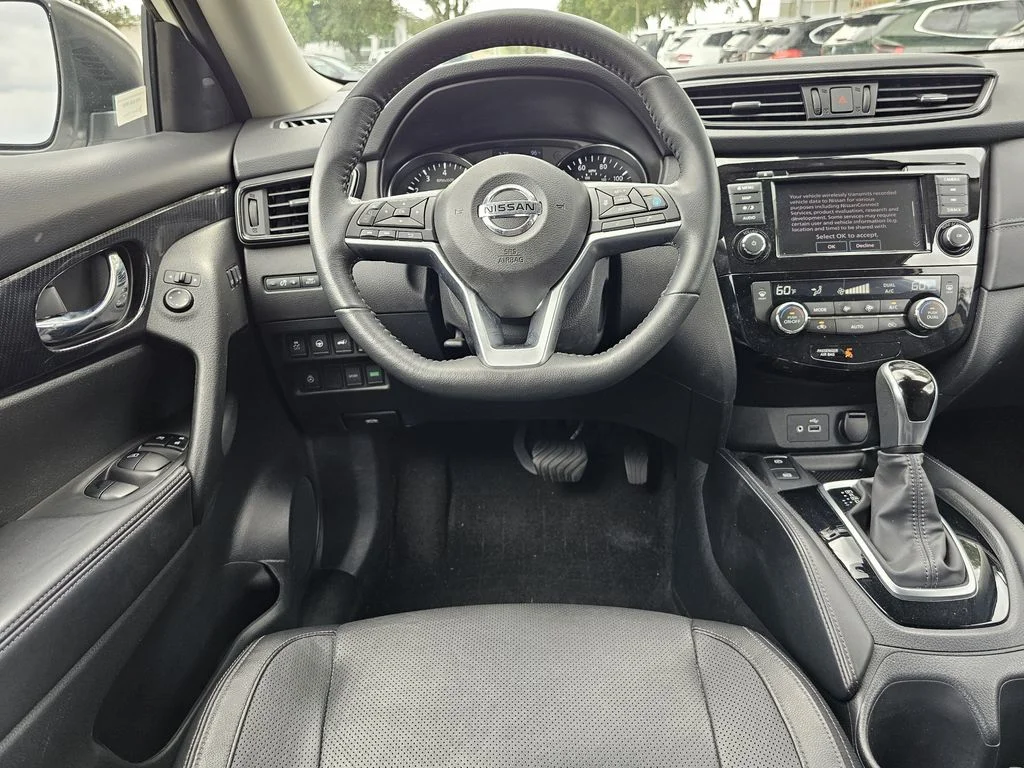 Used 2020 White Nissan SL image 13
